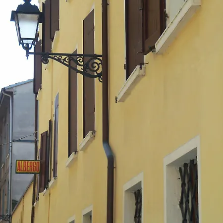 Hotel Ariosto Centro Storico 2*