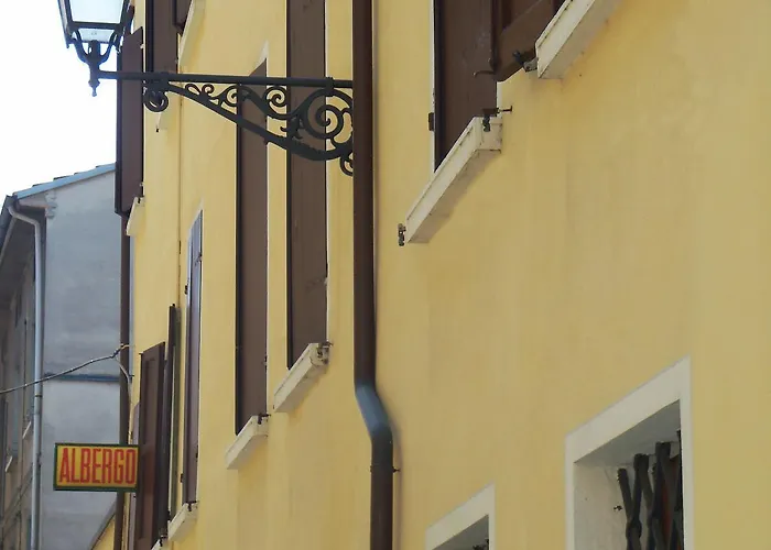 Hotel Ariosto Centro Storico 2*